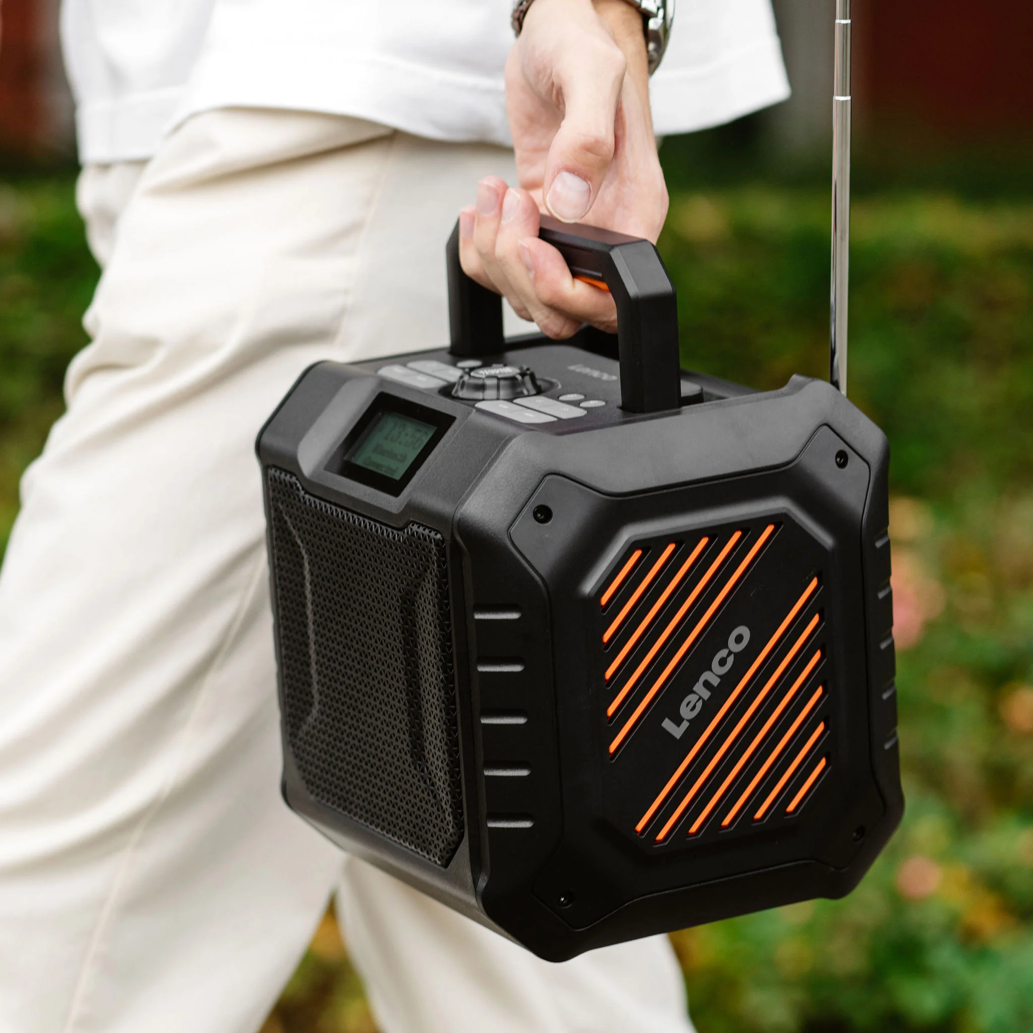 LENCO ODR-160GY - Krachtige draagbare outdoor DAB+/FM radio met Bluetooth® - IPX5 waterbestendig - Bouwradio - Grijs - Image 12