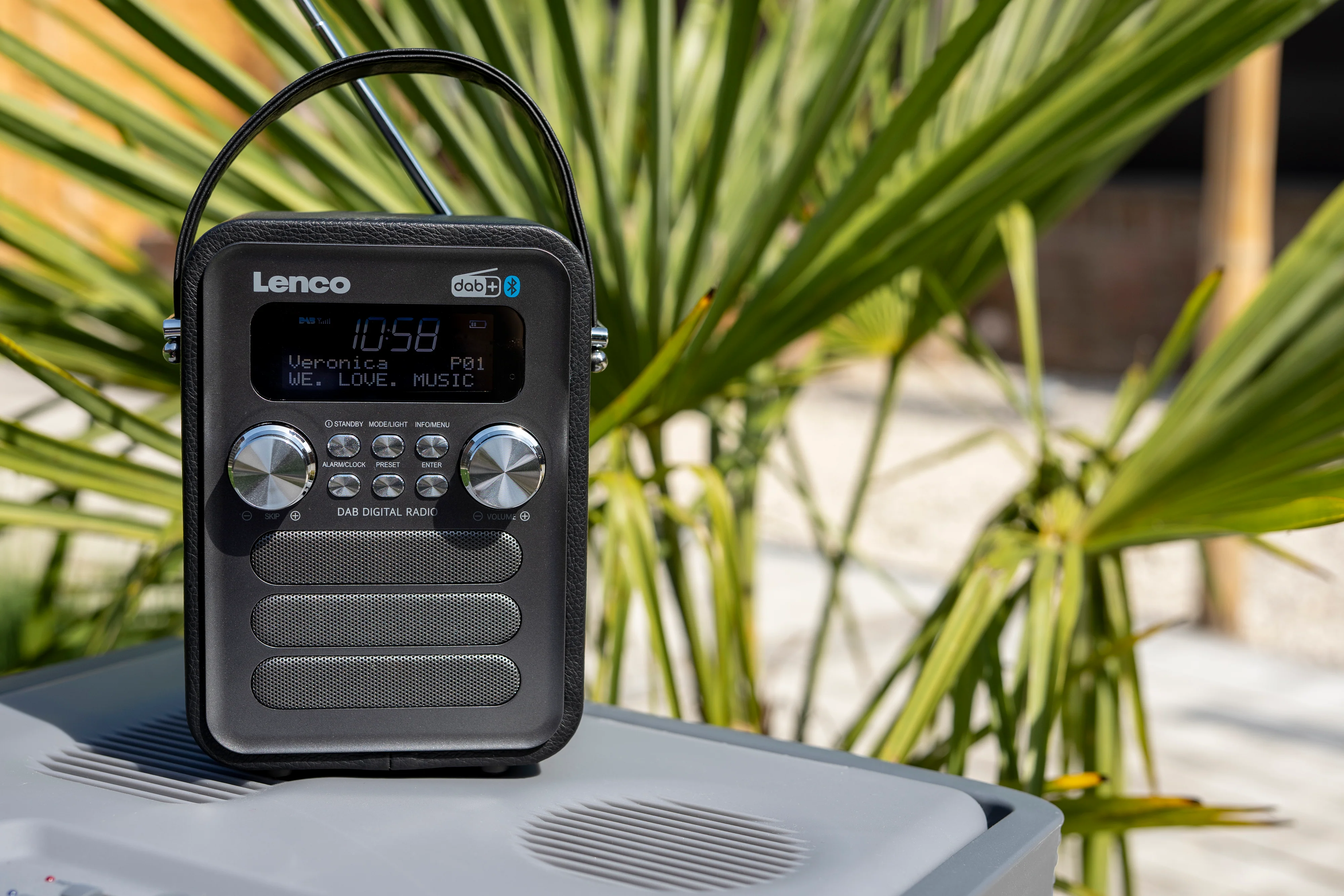 LENCO PDR-051BKSI - Draagbare DAB+ FM Radio met Bluetooth® en AUX-ingang, oplaadbare batterij - Zwart - Image 13