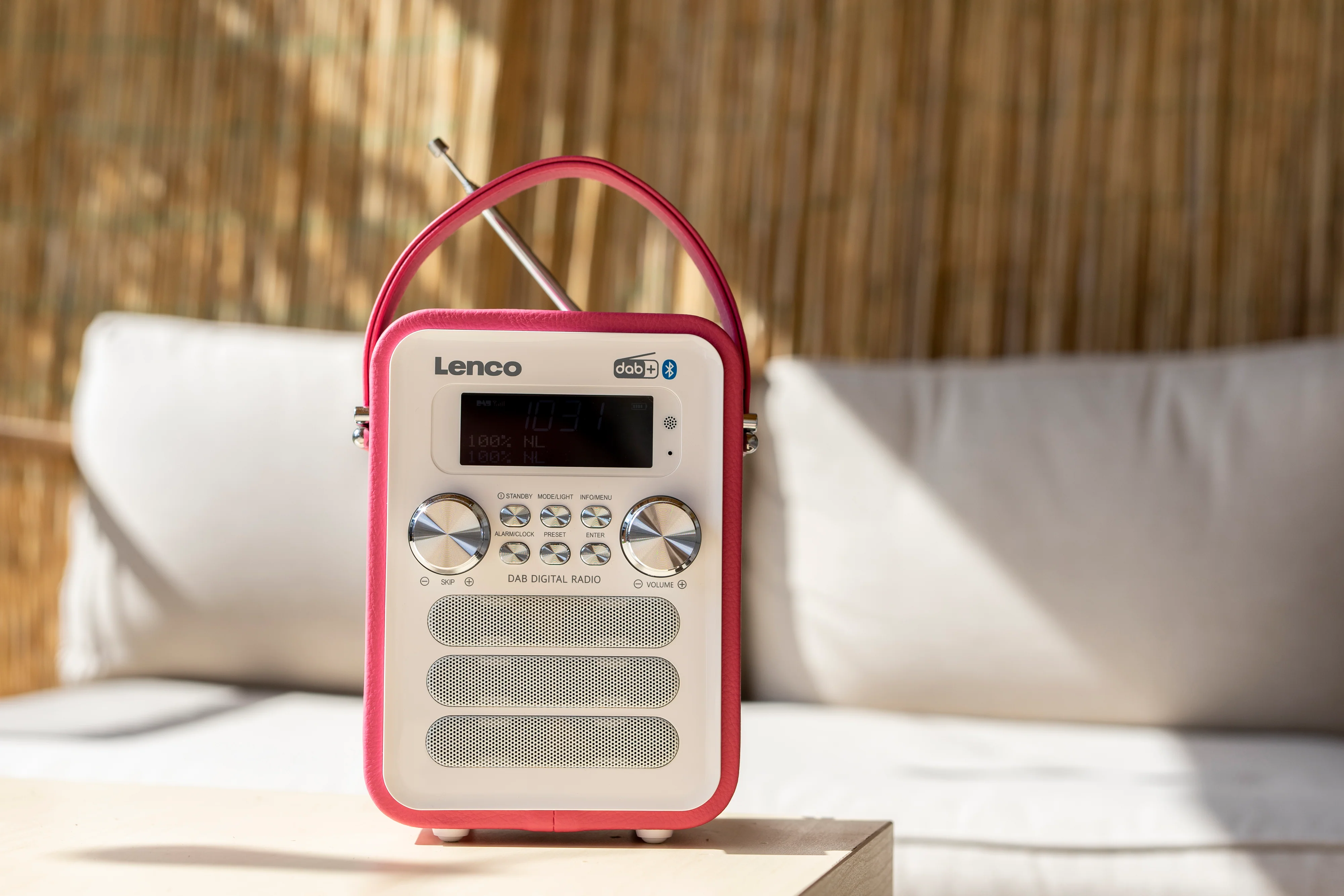 LENCO PDR-051PKWH - Draagbare DAB+ FM Radio met Bluetooth® en AUX-ingang, oplaadbare batterij - Roze - Image 12