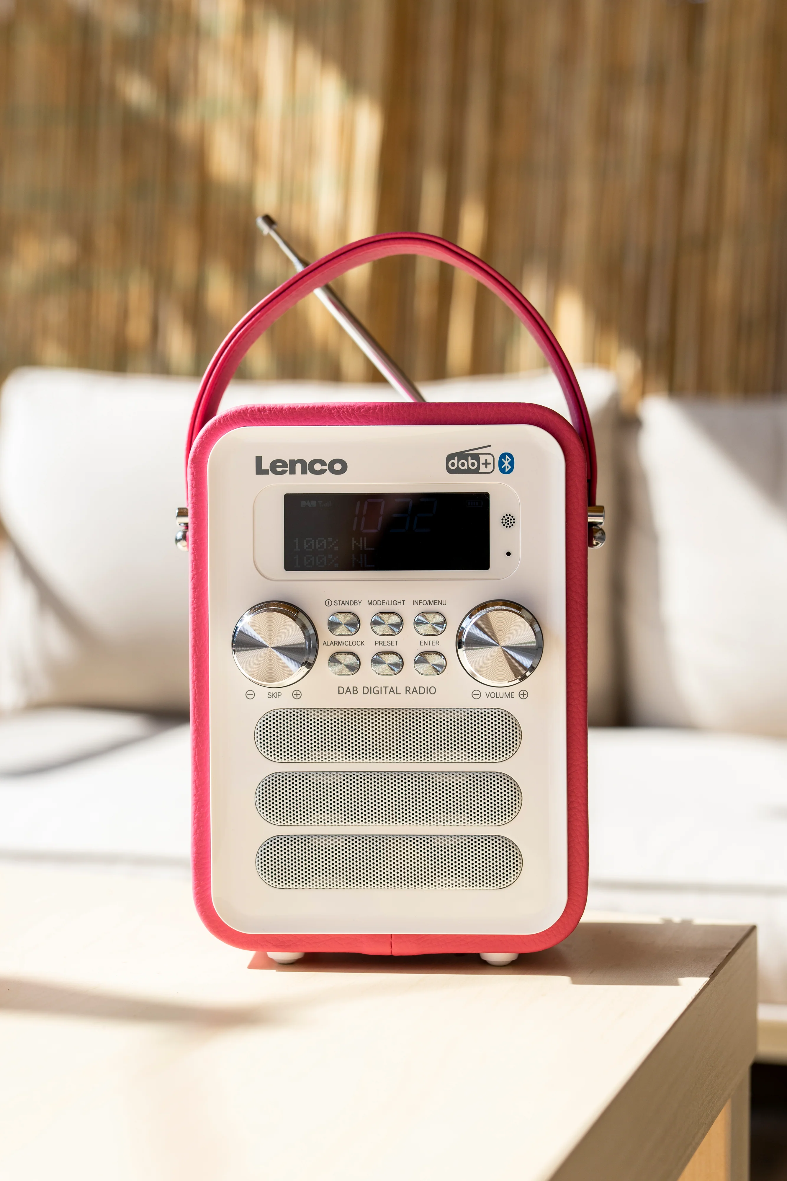 LENCO PDR-051PKWH - Draagbare DAB+ FM Radio met Bluetooth® en AUX-ingang, oplaadbare batterij - Roze - Image 15