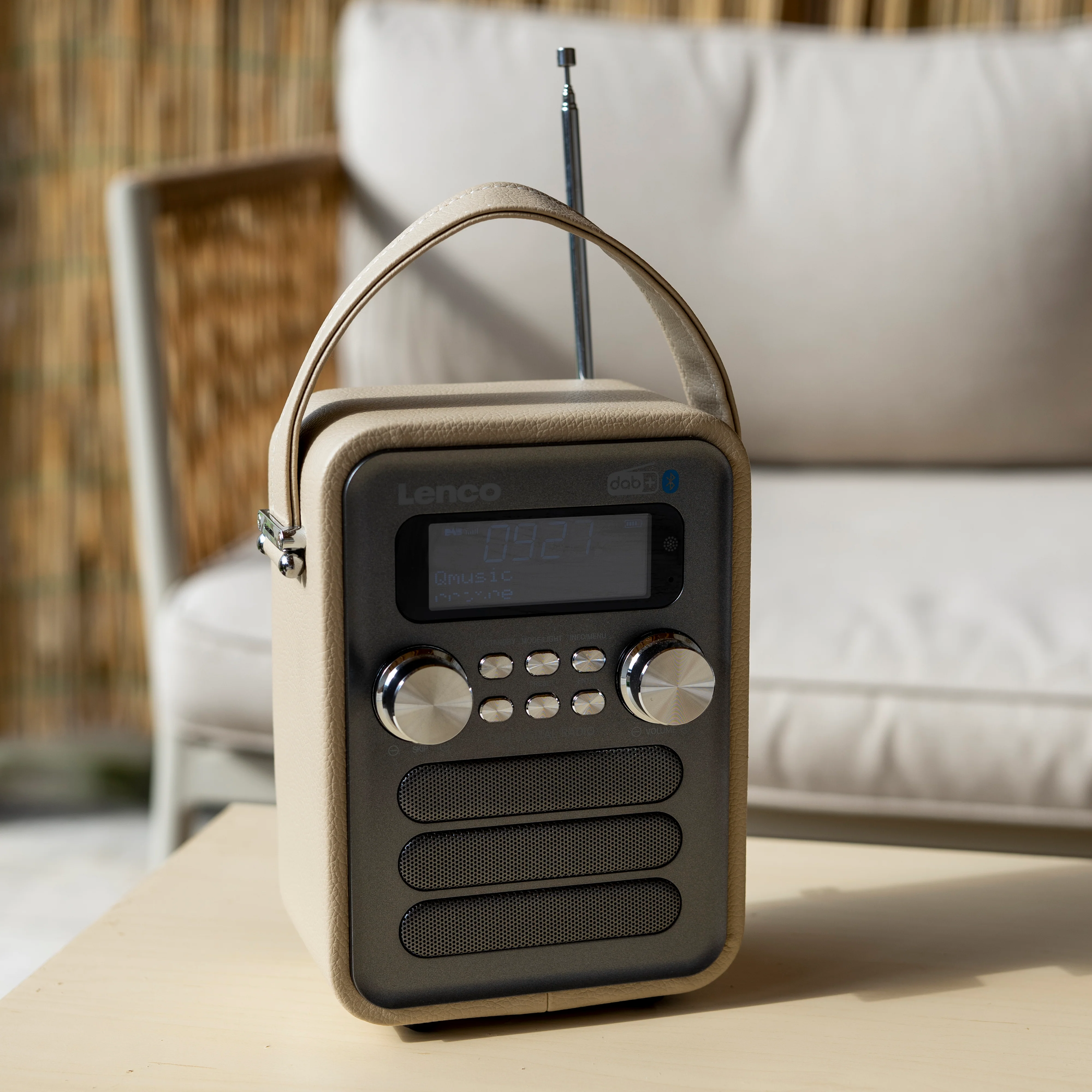 LENCO PDR-051TPSI - Draagbare DAB+ FM Radio met Bluetooth® en AUX-ingang, oplaadbare batterij - Taupe - Image 10