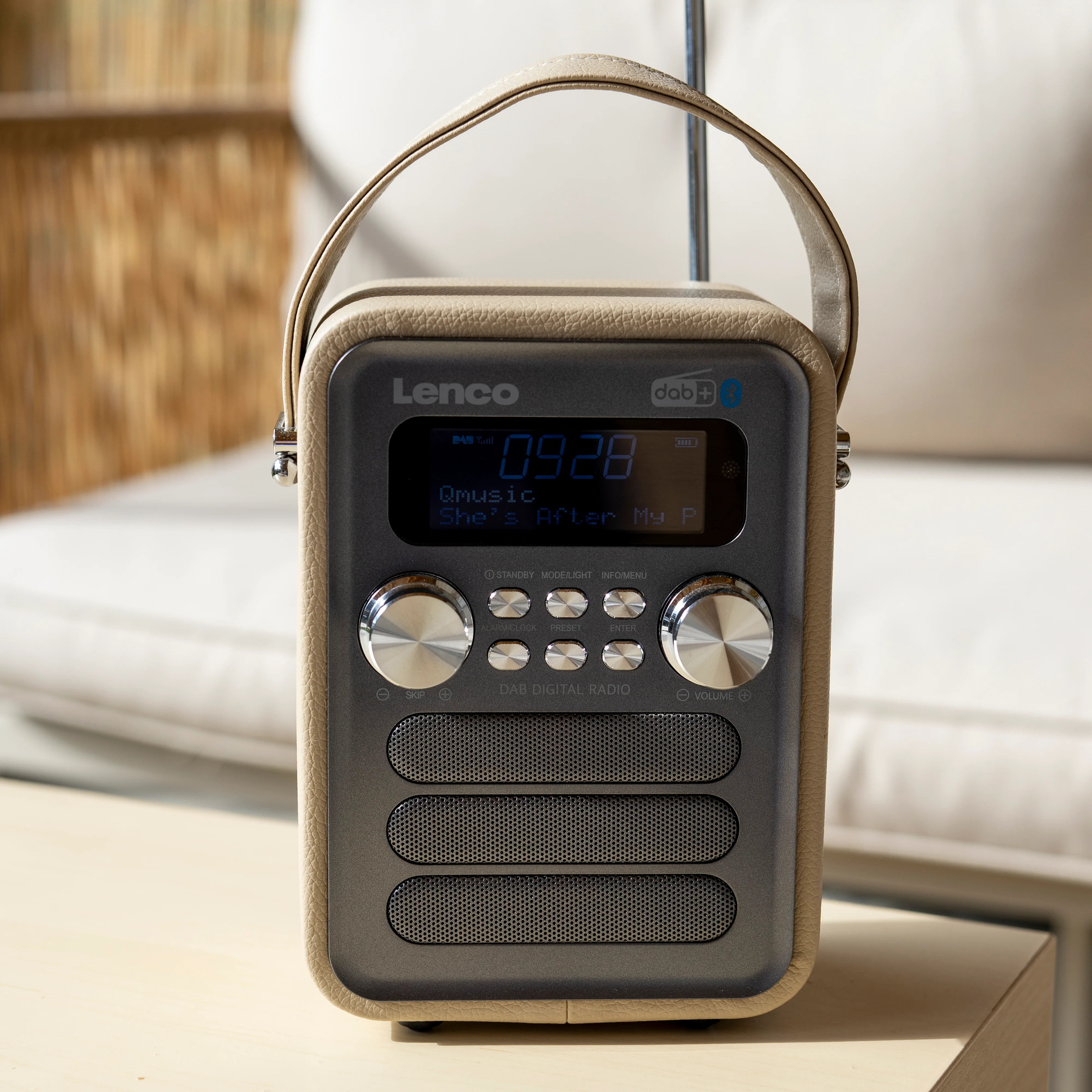 LENCO PDR-051TPSI - Draagbare DAB+ FM Radio met Bluetooth® en AUX-ingang, oplaadbare batterij - Taupe - Image 9