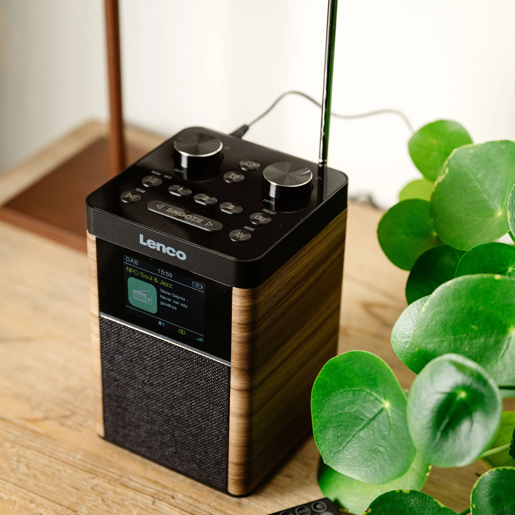 LENCO PDR-060WD - Portable DAB+/FM Radio Bluetooth®, 10W Speaker, 14H Batterij - Zwart - Image 15
